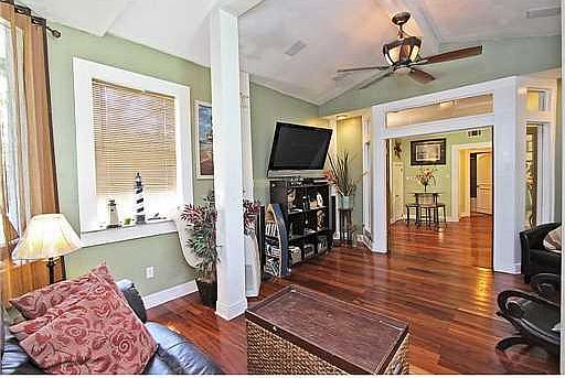 3rd image of 120 Saint Charles Ave