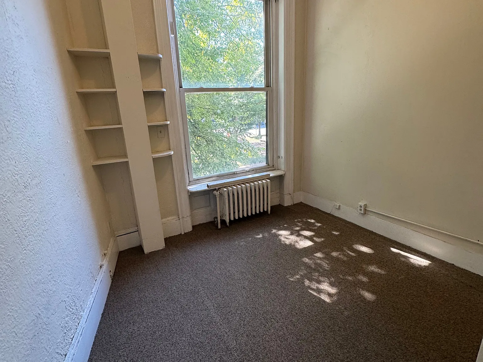 2 bed, 650 sqft, $2,600 — Photo 3