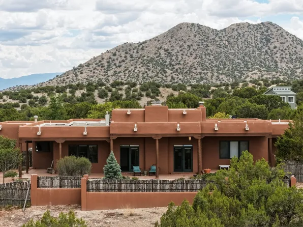 157 Silver Hills Rd, Santa Fe, NM 87508