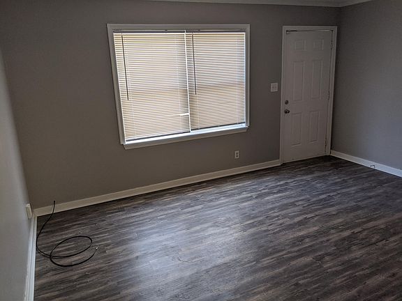 4th image of 852 W 48th St #B