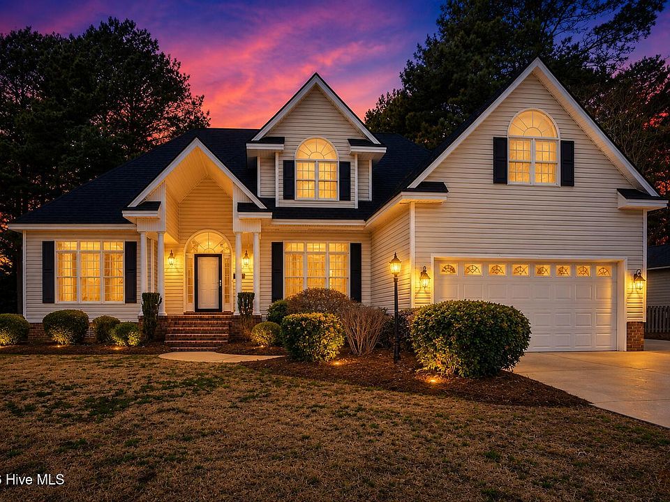 1st image of 3209 Edinburgh Drive NW