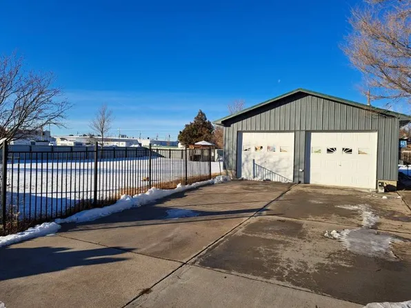 103 N Main St, Chadron, NE 69337