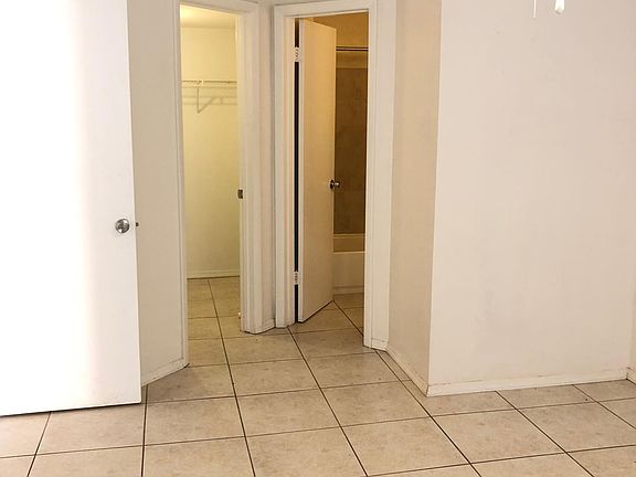 2nd image of 3012 Parkway Blvd #1-202