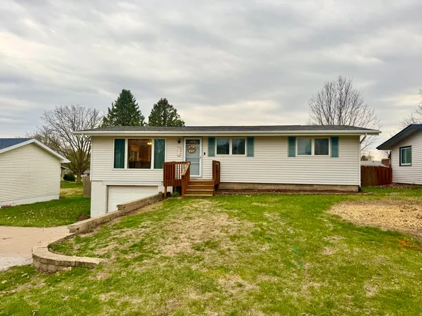 604 SW 8th St, Aledo, IL 61231