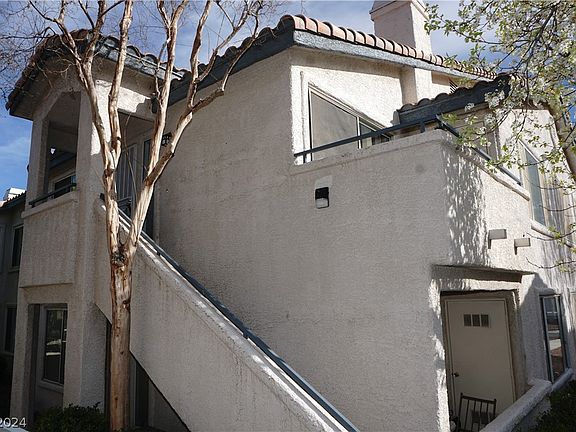2nd image of 3120 Tarpon Dr Unit 202