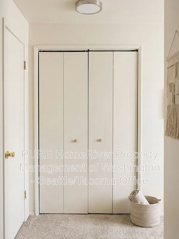 1 bed, 1.0 bath, $1,050 — Photo 4