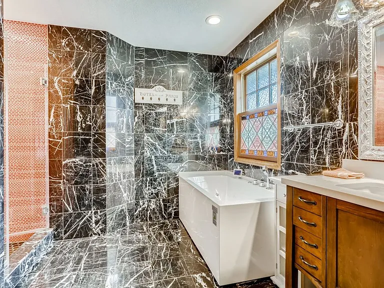 490 Laurel Ave — Photo 16