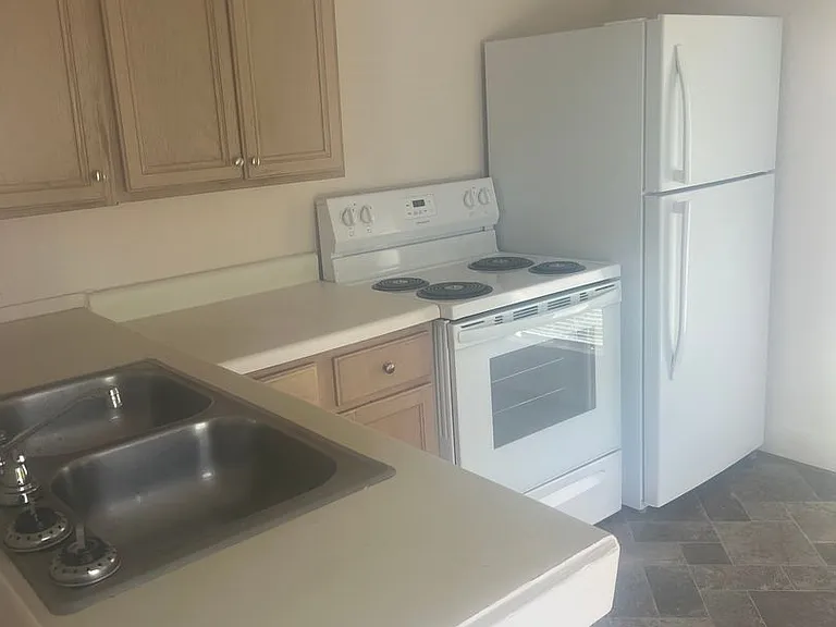 208 Spruce St #4 — Photo 5