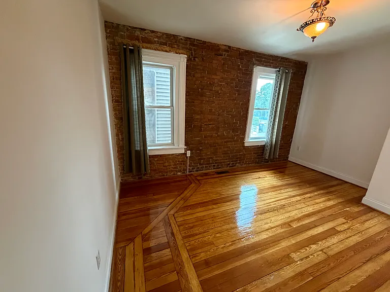 35 Adamson St #2 — Photo 2