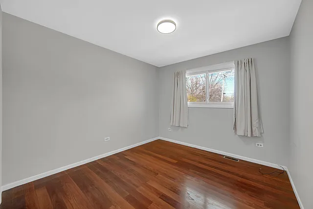7305 W 75th St — Photo 11