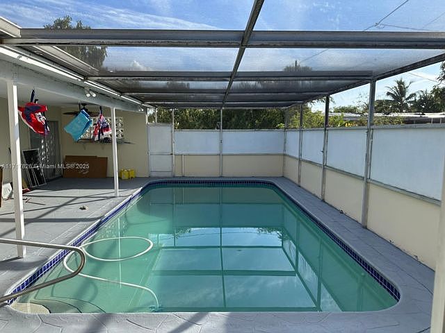 1st image of 3300 Acapulco Dr