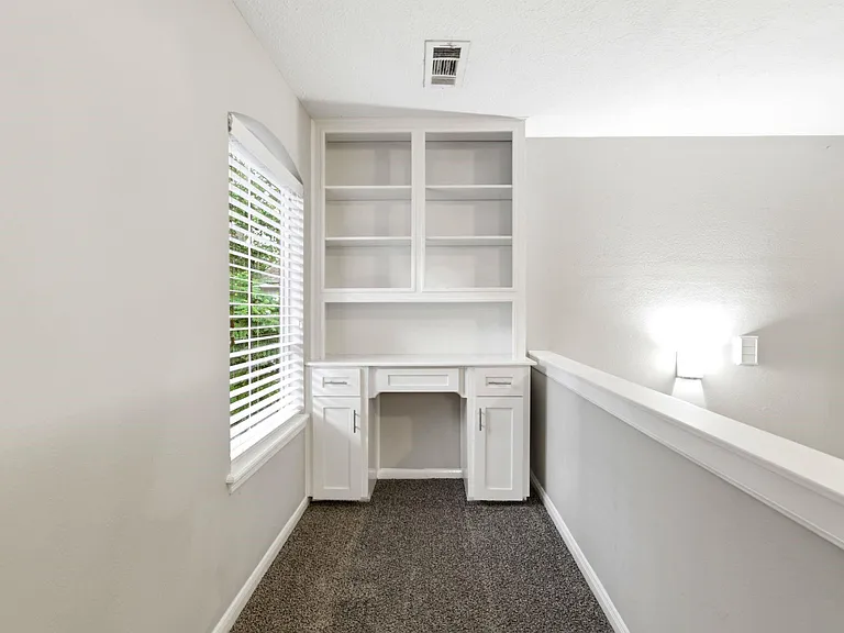 6307 Jadecrest Dr — Photo 34