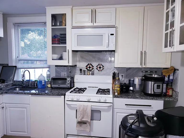 361 Parker St — Photo 22