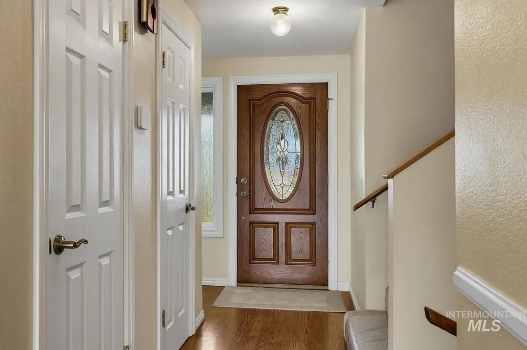 4 bed, 2.5 bath, 2486 sqft, $2,850 — Photo 4