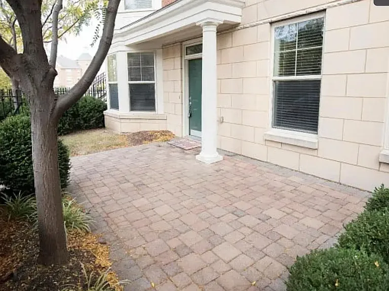 214 Stetson St — Photo 16