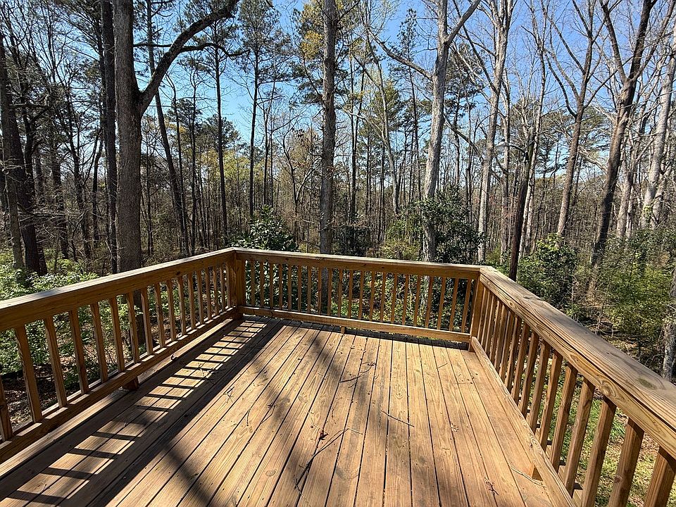 1st image of 305 Martin Cir