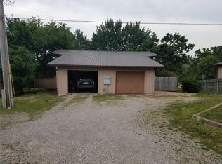22094 Green Hills Rd, Lebanon, MO 65536