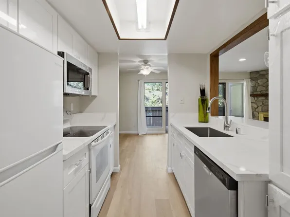 2400 Larkspur Ln, Sacramento, CA