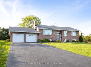 24 Bernard Cres, Augusta, ON K6V5T1