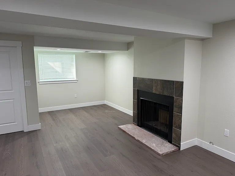 4008 Cottonwood Dr — Photo 2