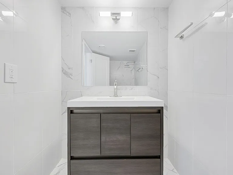 Echo Luxury Apartments — Photo 123