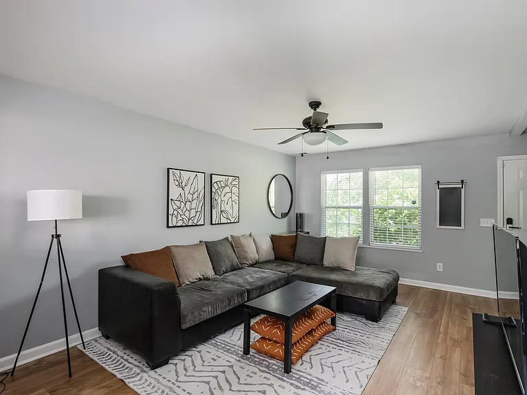105 Curvewood Rd — Photo 3