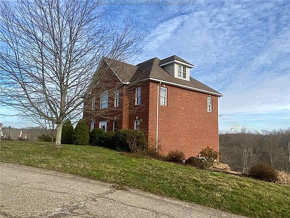 2nd image of 214 Northwoods Dr