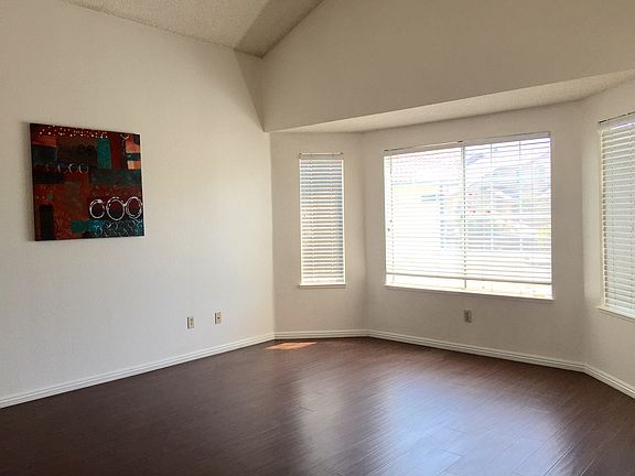 5th image of 26230 Dardanelle Ct