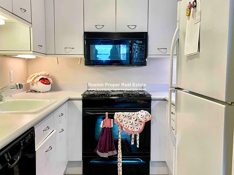 416 Marlborough St #703 — Photo 8