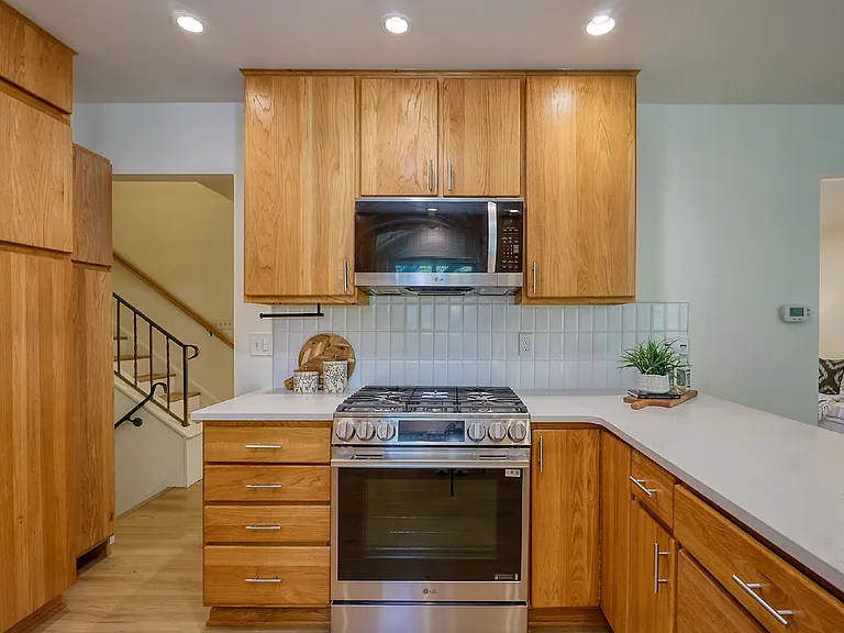 565 Transit Ave — Photo 20