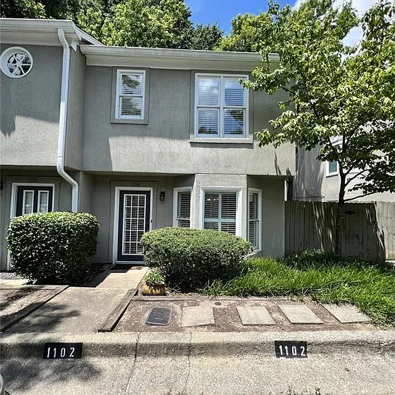 1102 Defoors Lndg NW — Photo 1