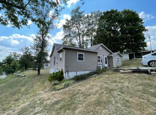 109 E Lillian Avenue E, Crane, MO 65633