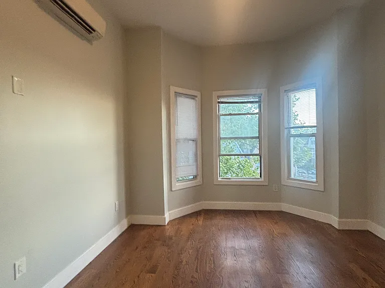112 Duncan Ave #C — Photo 4