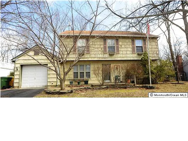 961 Claire Dr photo 1