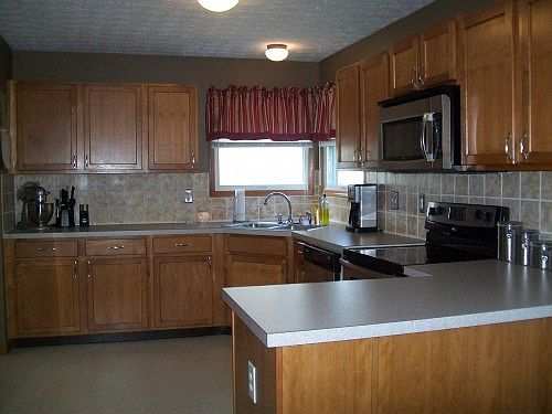 3rd image of 754 Barberry Spur Ave