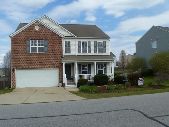32 Woodcreek Ln, Clayton, NC 27520