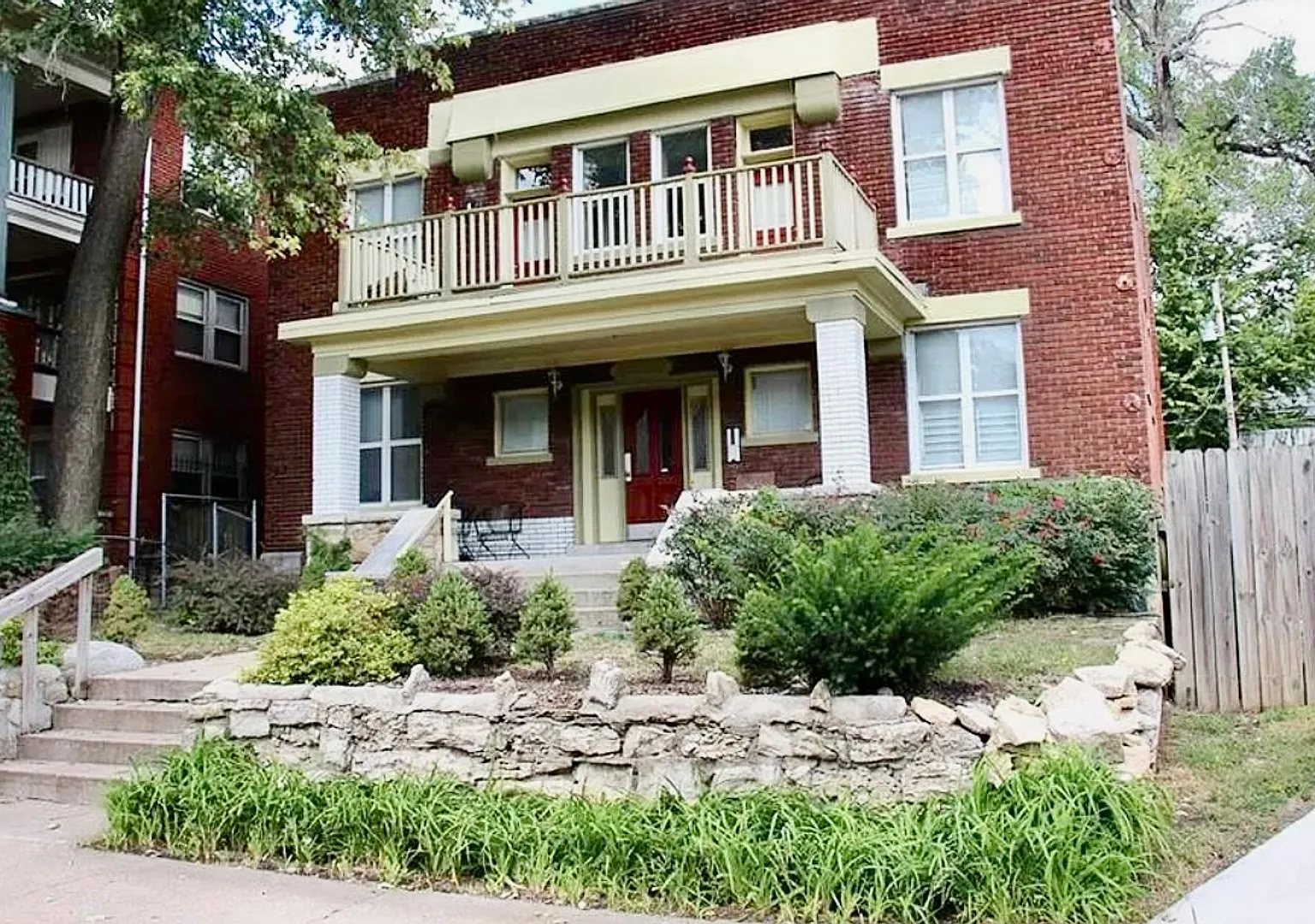 1 Bedroom 1 Bath Apartment For Rent! — Photo 1