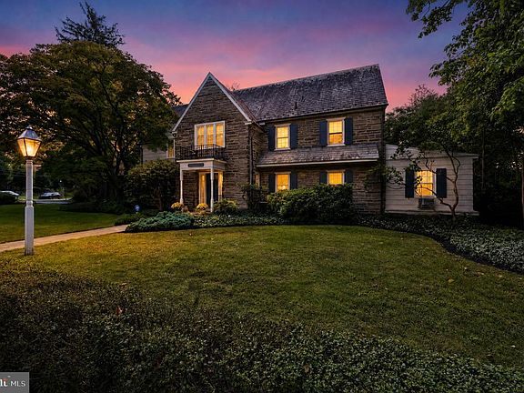 3rd image of 705 Cloverly Ave