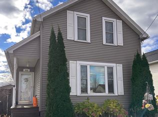 925 W 9th Ave, Oshkosh, WI 54902