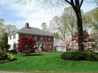 2 Whitman Cir, Lexington, MA 02420