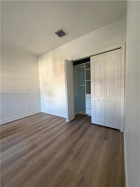 18410 NE 30th Ave — Photo 4