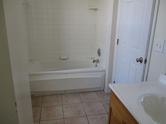 4th image of 2827 Wyoming St
