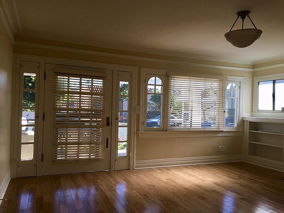 2nd image of 1241 N Mariposa Ave