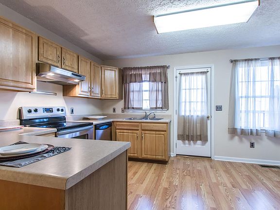 2nd image of 260 Beaverview Dr