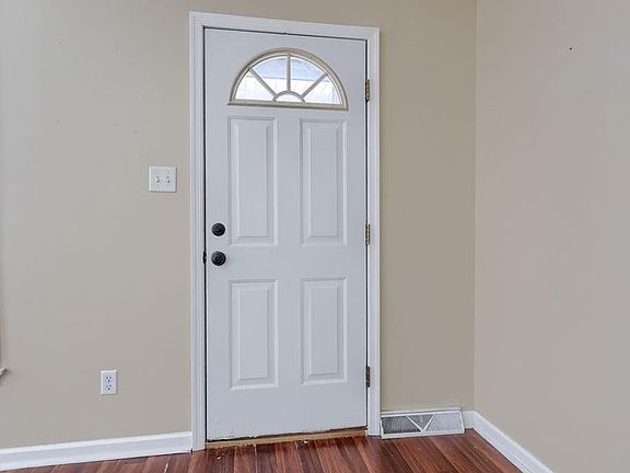 2nd image of 312 W Broadway