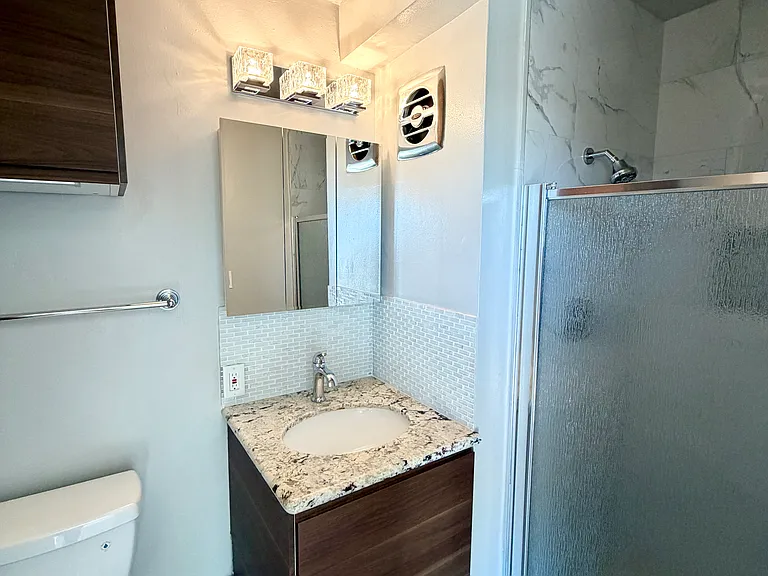 116 Main St #6 — Photo 11