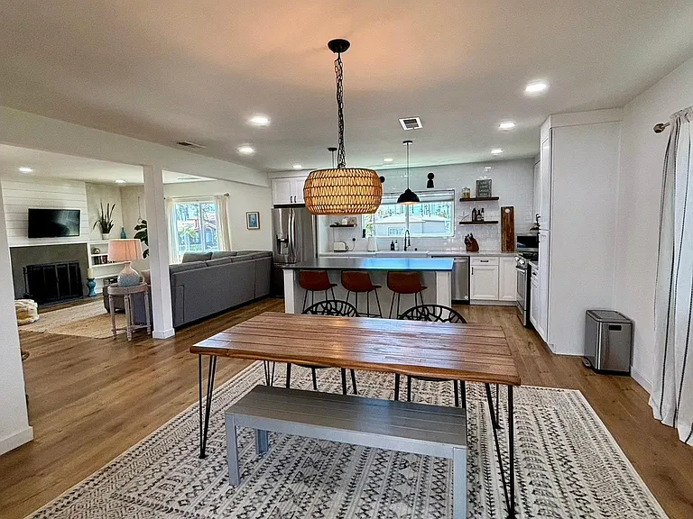 1650 Alvarado St — Photo 9