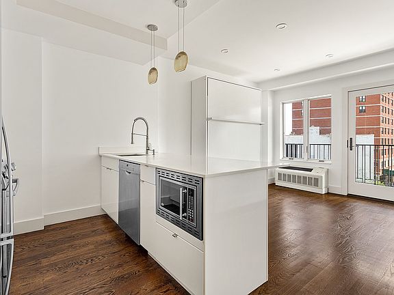 2nd image of 2513 27th St #4D