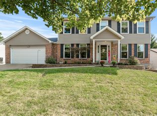 6856 Bear Creek Dr, Saint Louis, MO 63129