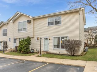 308 Peppertree Ln, Aurora, IL 60504